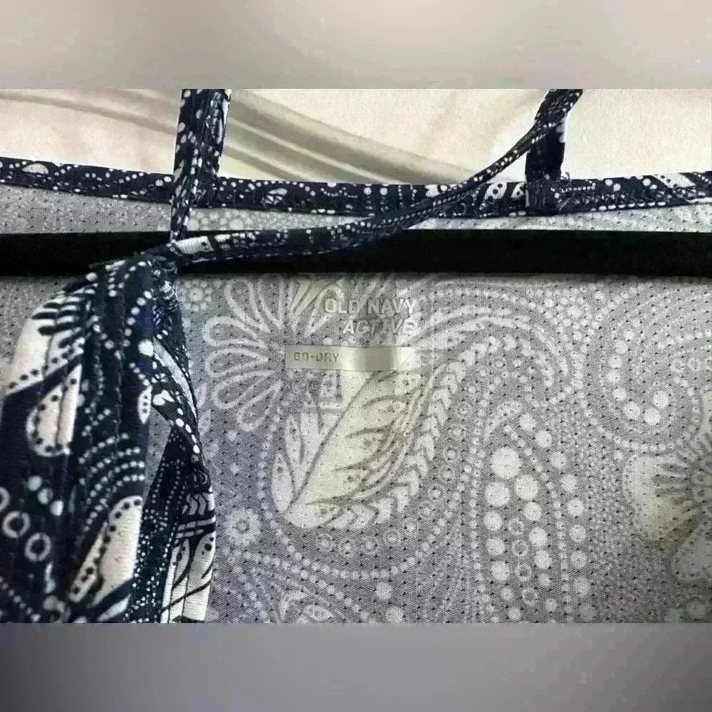 Old  Navy Active Strappy Tank Top - Picture 2 of 6